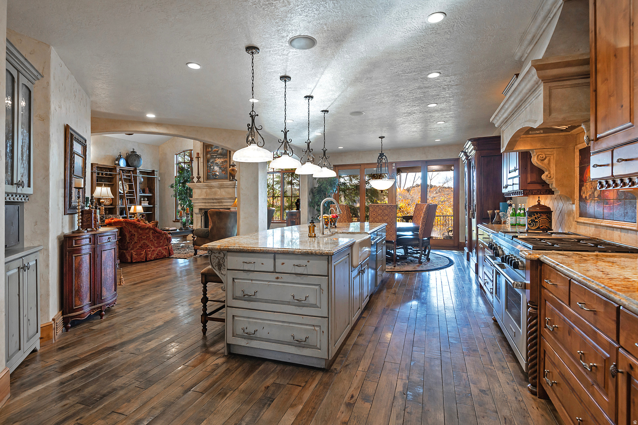 FALCON COVE - Residential