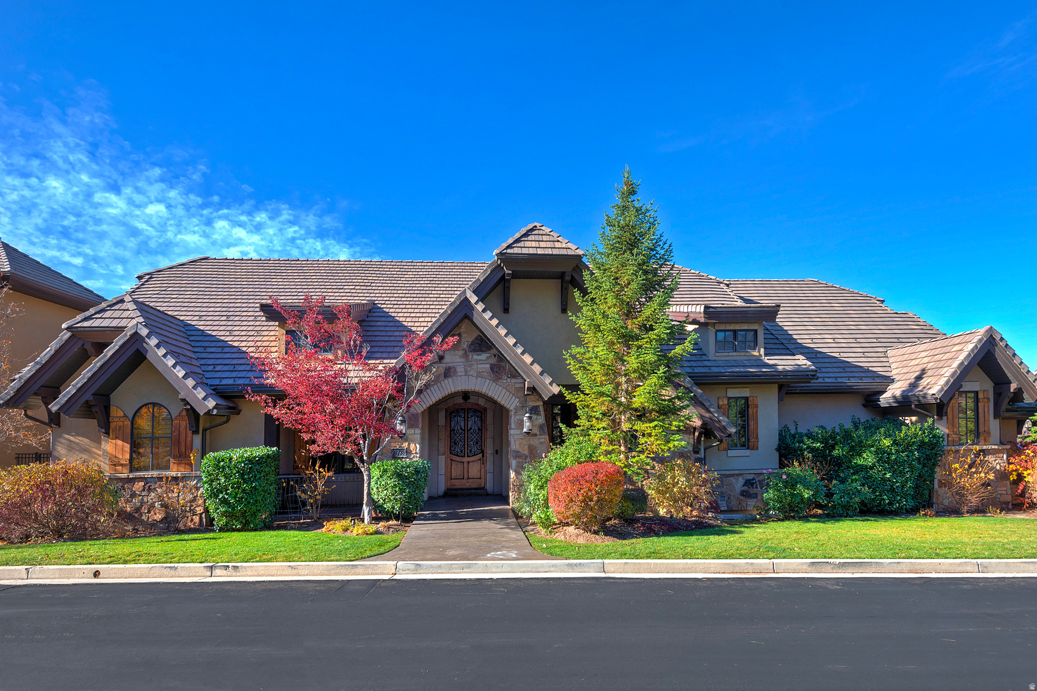 FALCON COVE - Residential