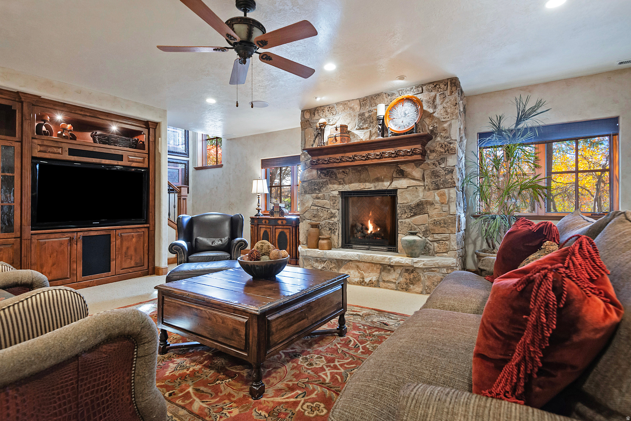 FALCON COVE - Residential