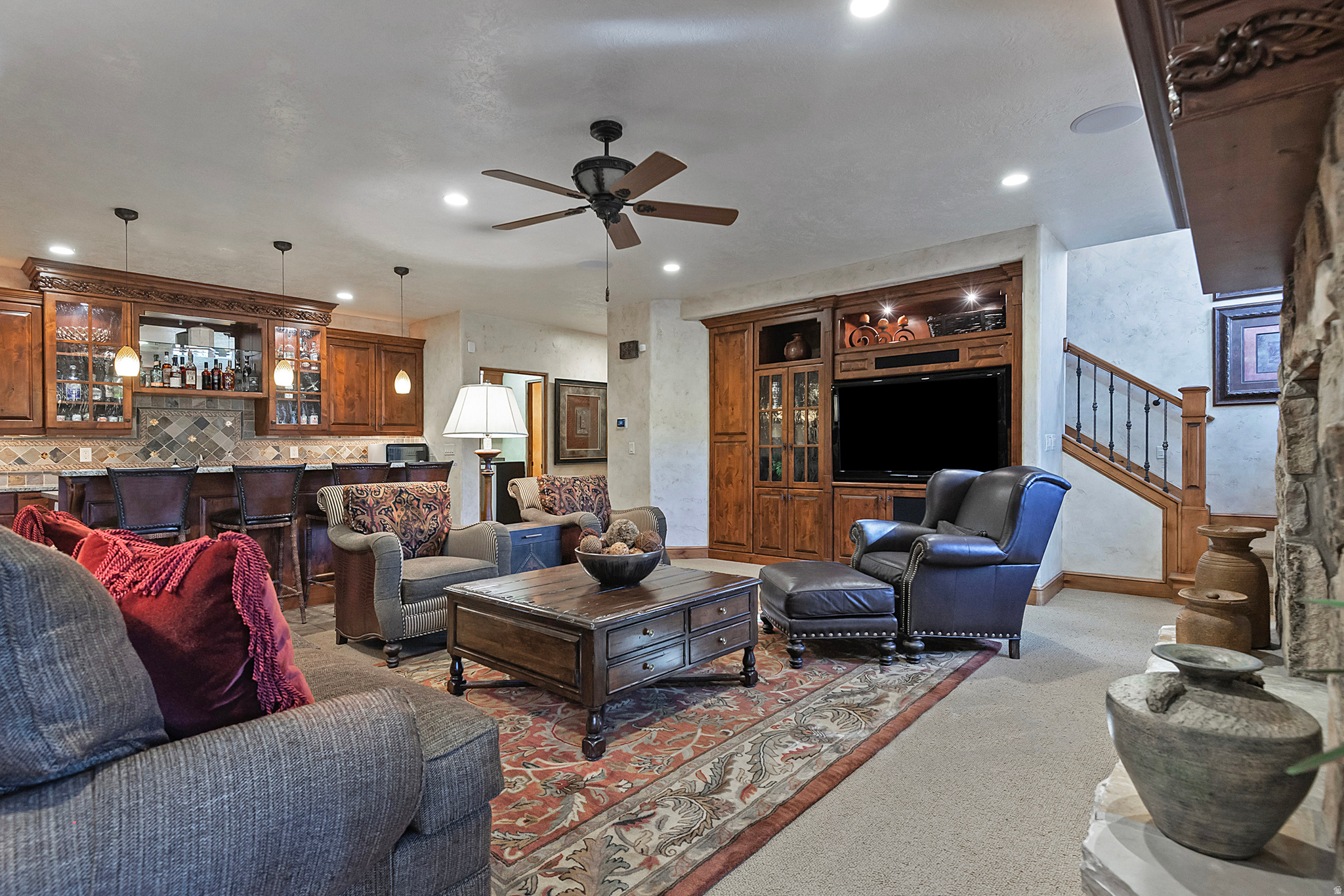FALCON COVE - Residential