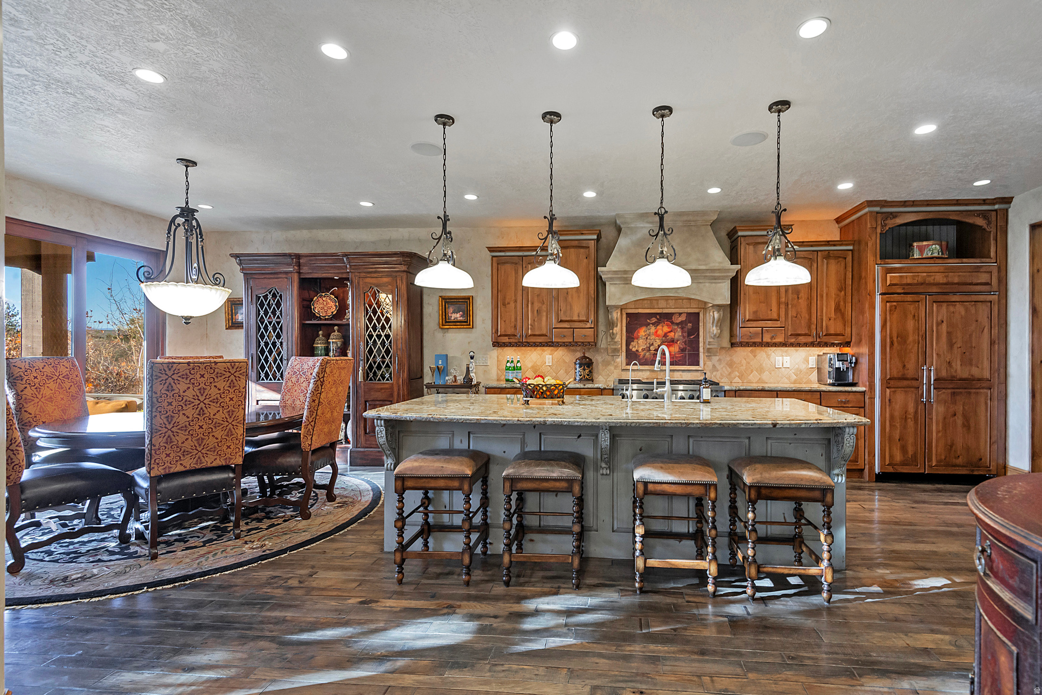 FALCON COVE - Residential