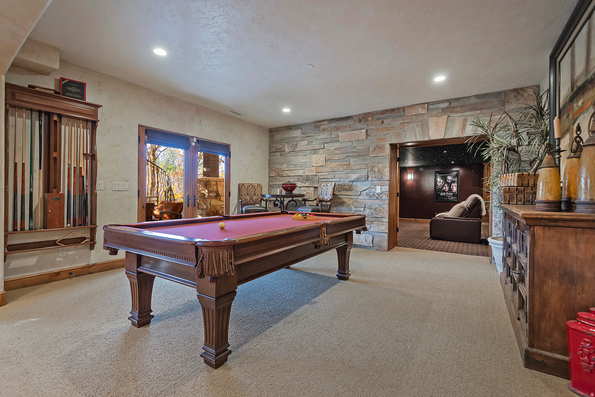 FALCON COVE - Residential