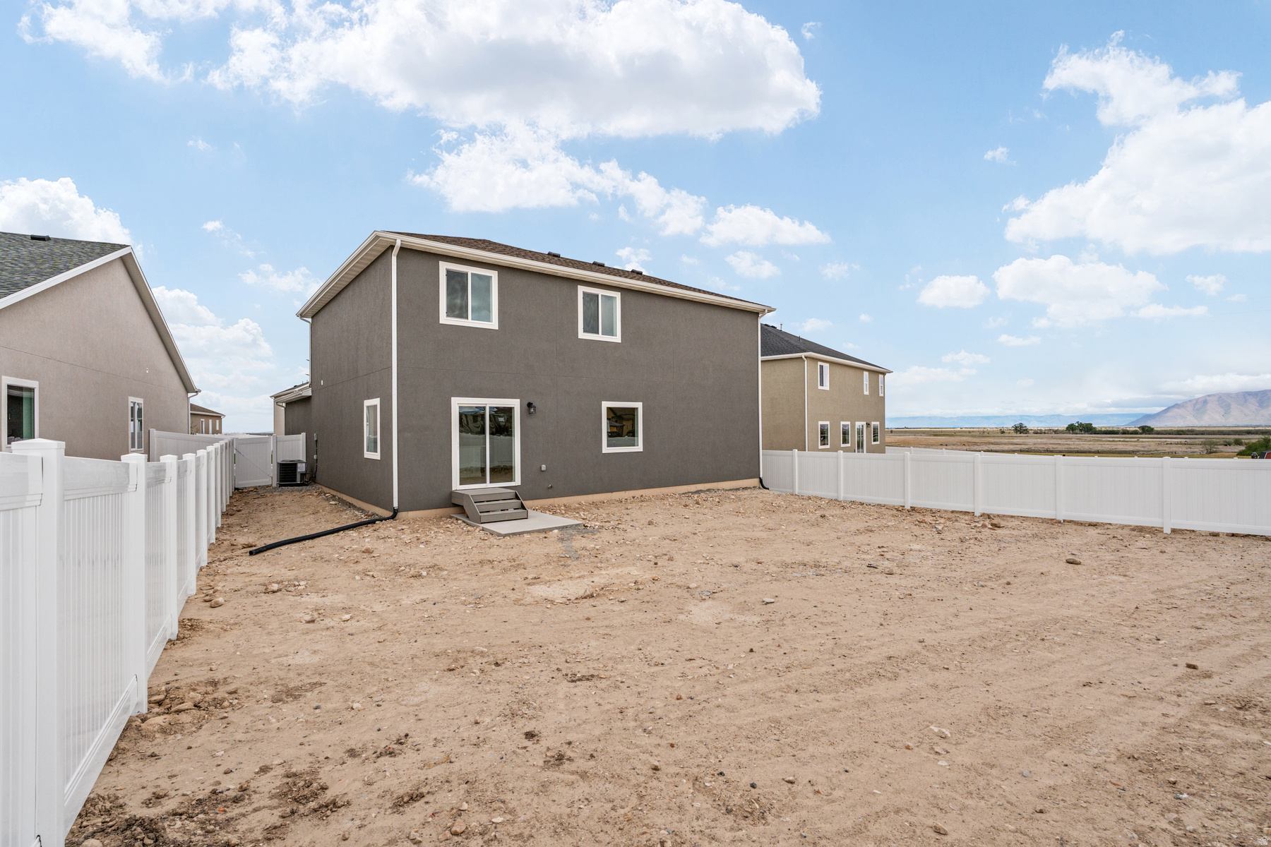 DESERT EDGE - Residential
