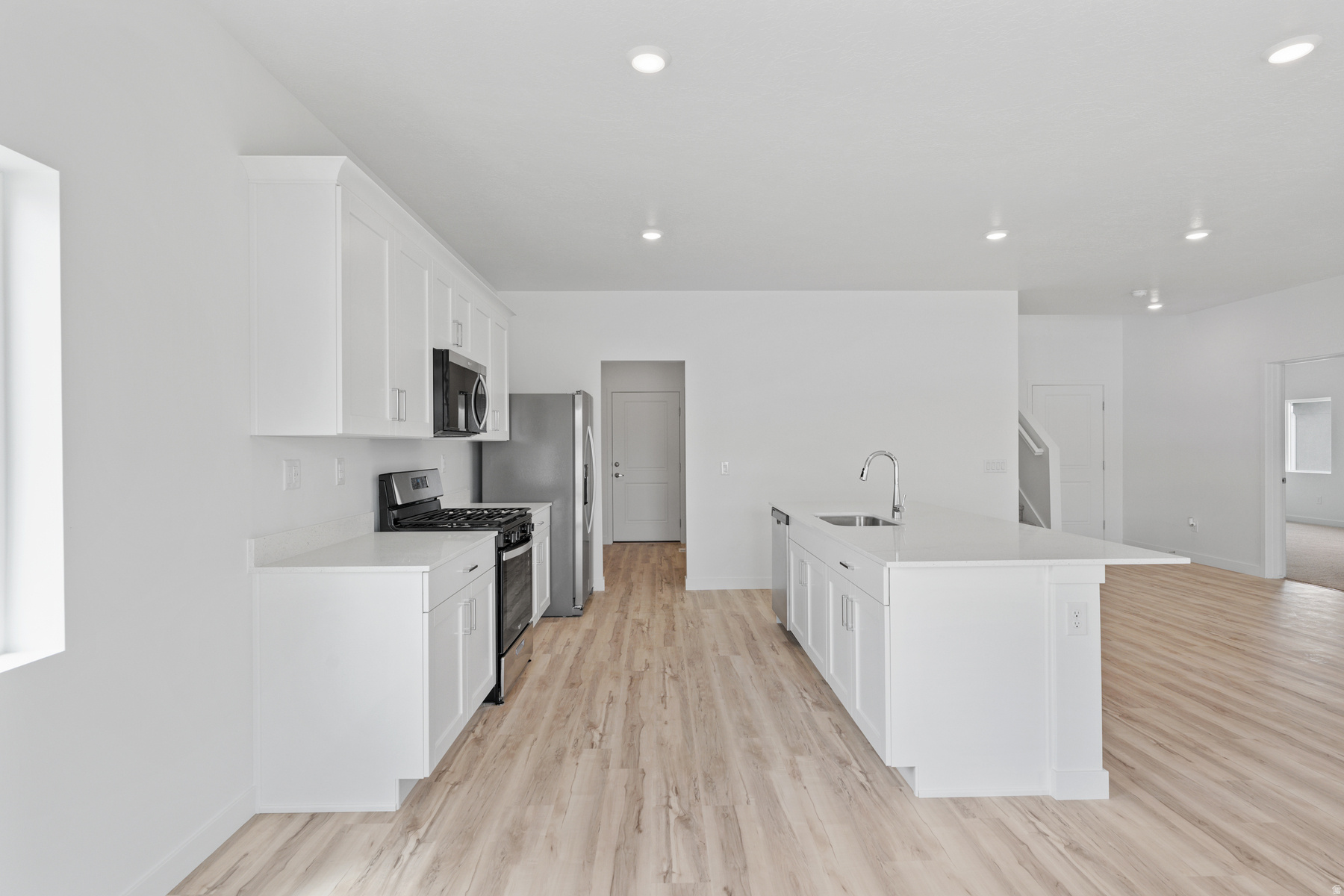 DESERT EDGE - Residential