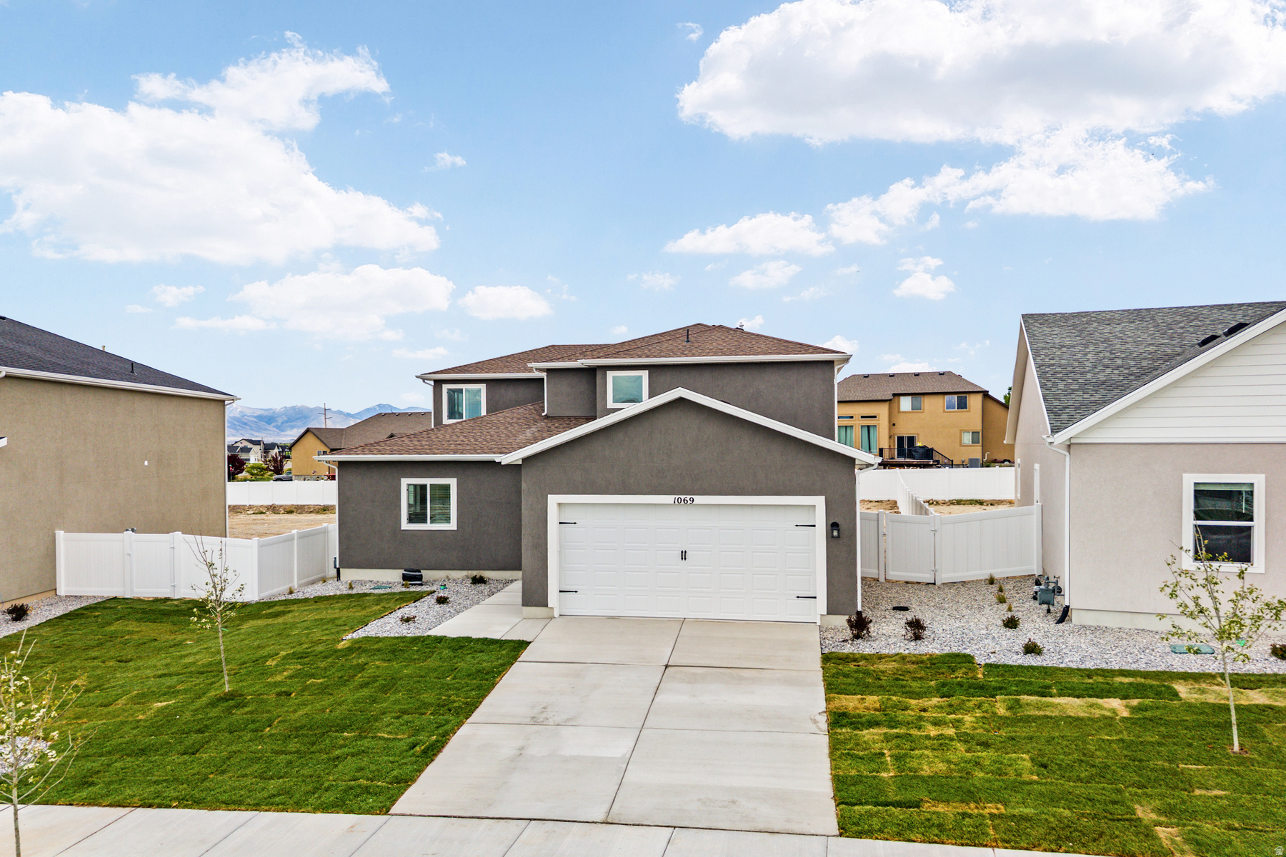 DESERT EDGE - Residential