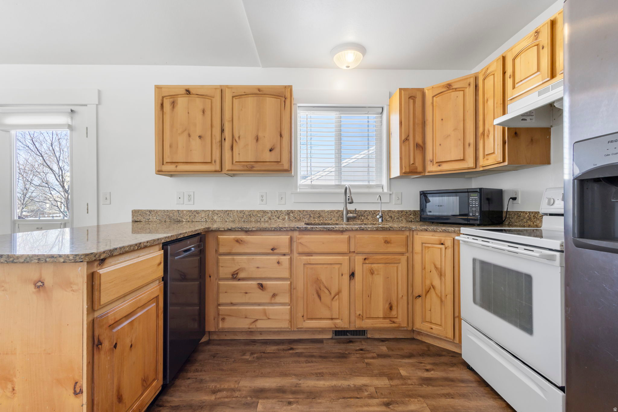 BROOKSIDE - Residential