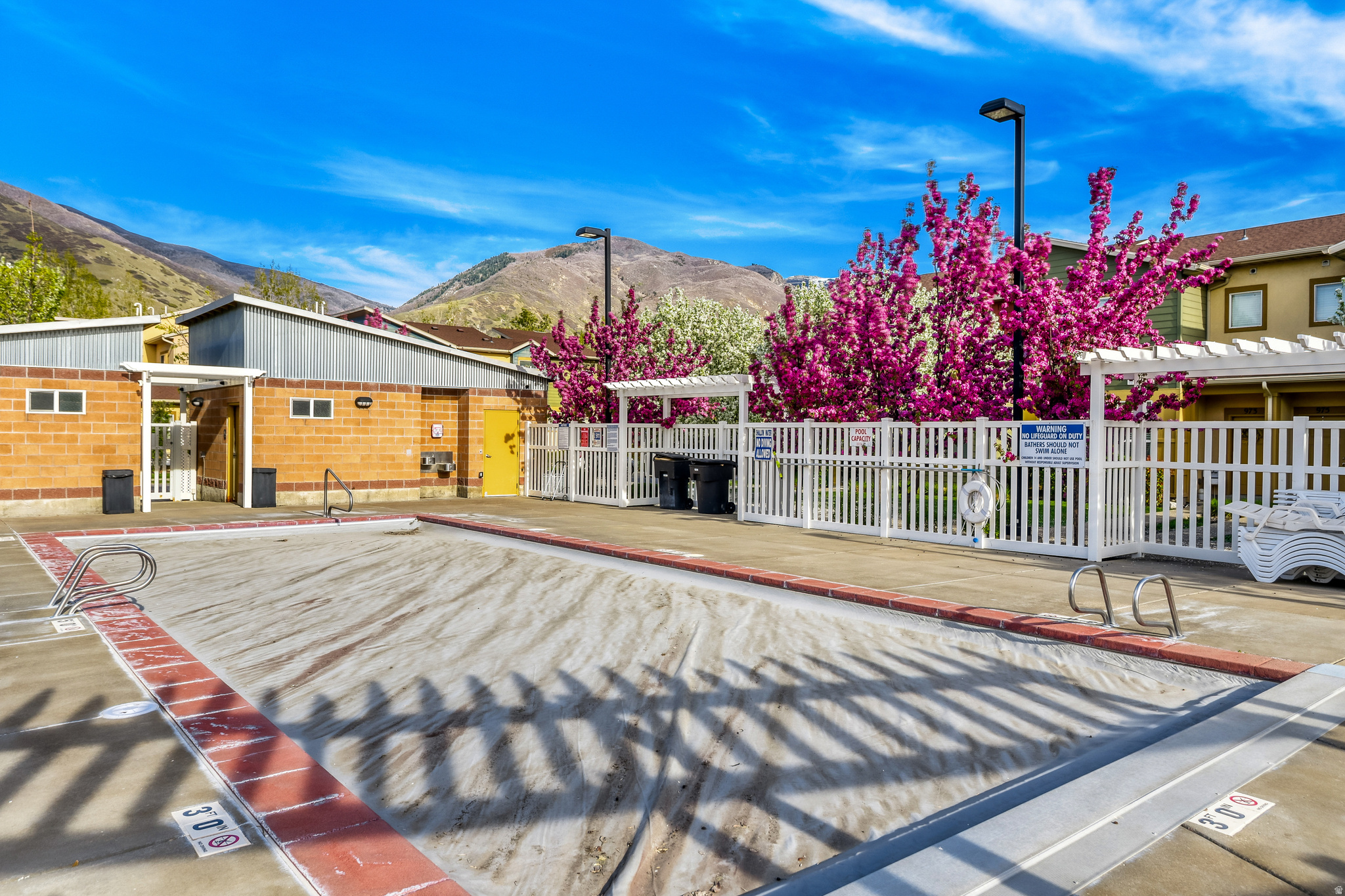 FARMINGTON CROSSING - Residential