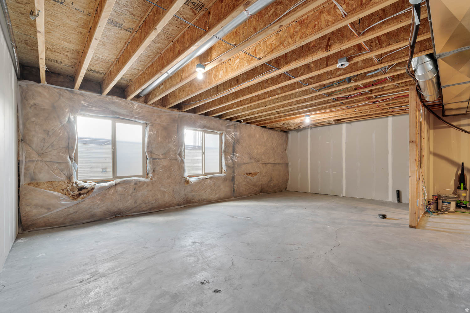 MAPLE MOUNTAIN - Residential Lease