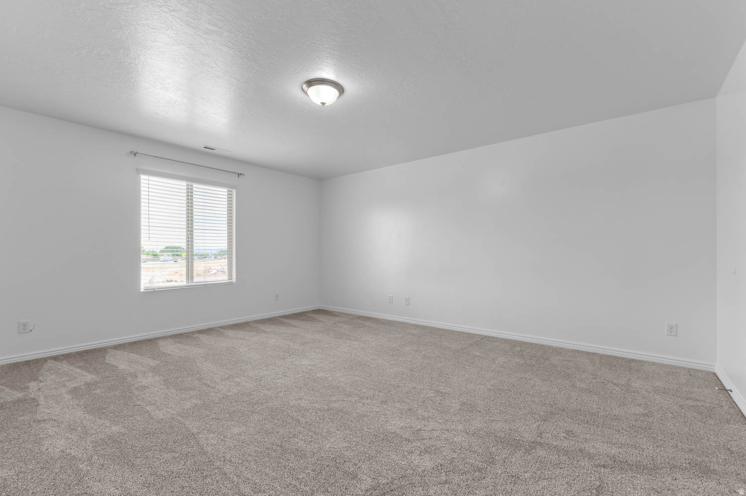 MAPLE MOUNTAIN - Residential Lease