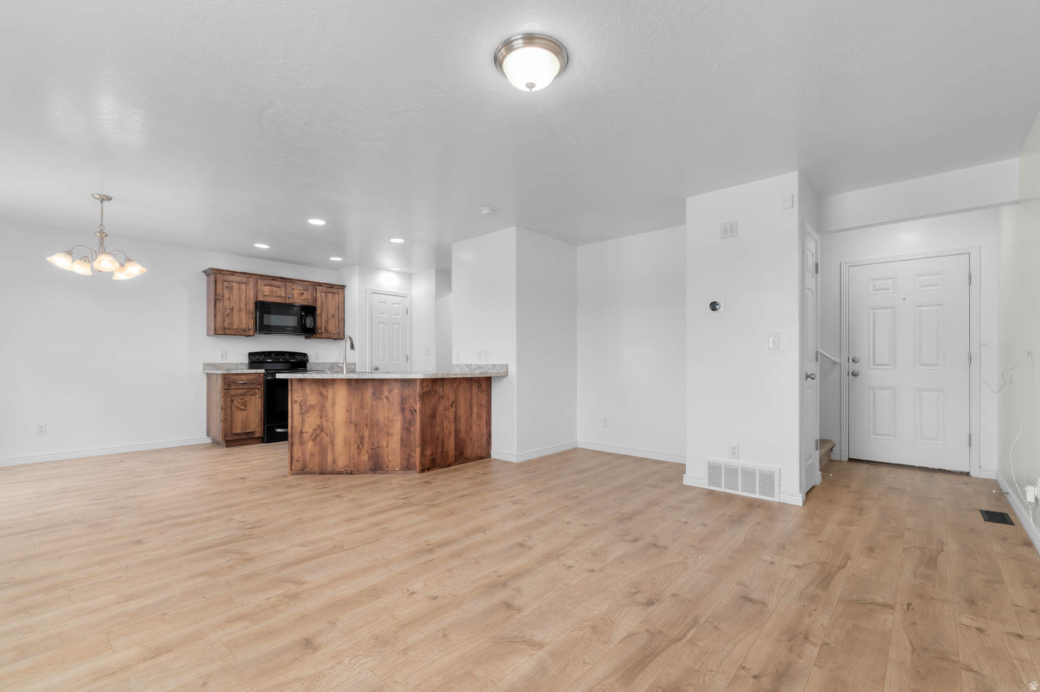MAPLE MOUNTAIN - Residential Lease