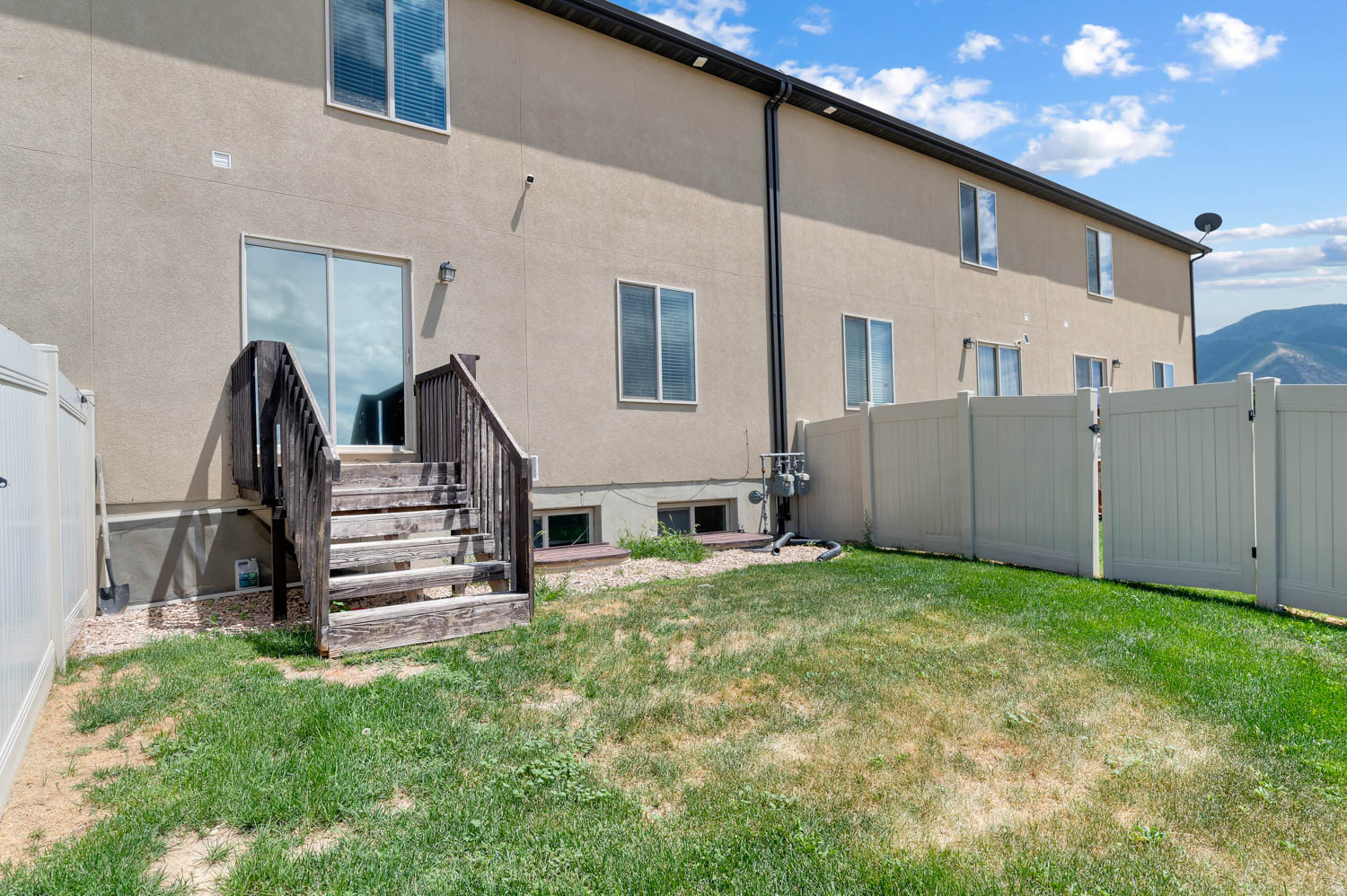 MAPLE MOUNTAIN - Residential Lease