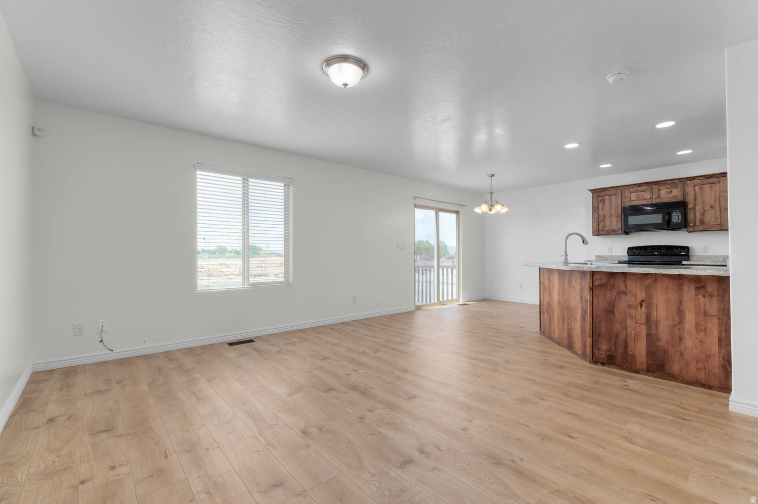 MAPLE MOUNTAIN - Residential Lease