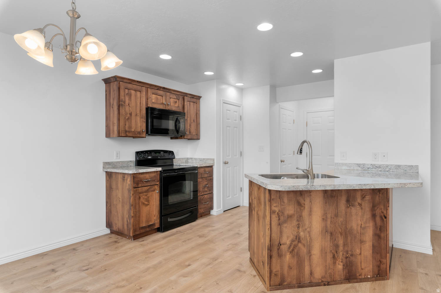 MAPLE MOUNTAIN - Residential Lease