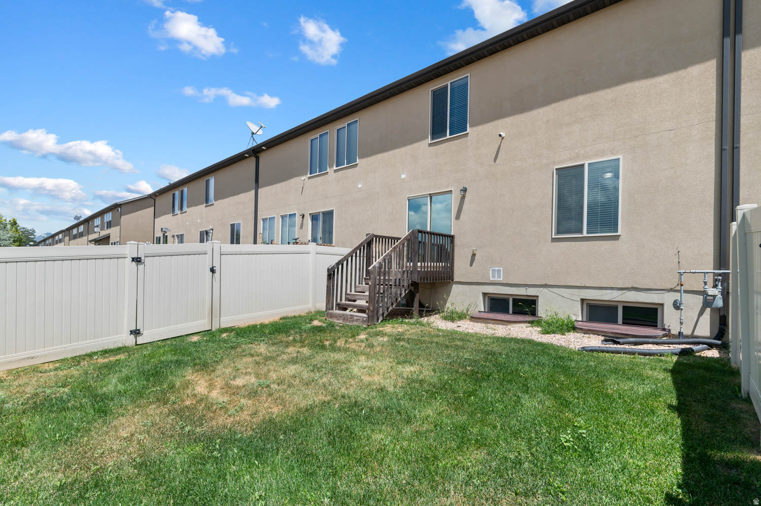 MAPLE MOUNTAIN - Residential Lease