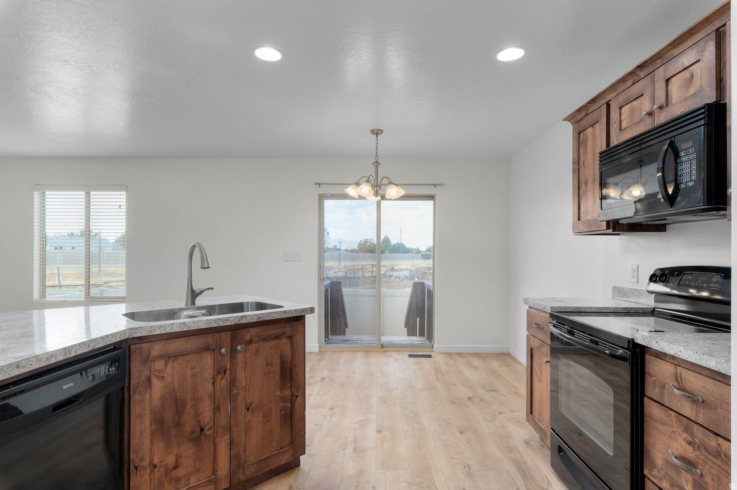 MAPLE MOUNTAIN - Residential Lease
