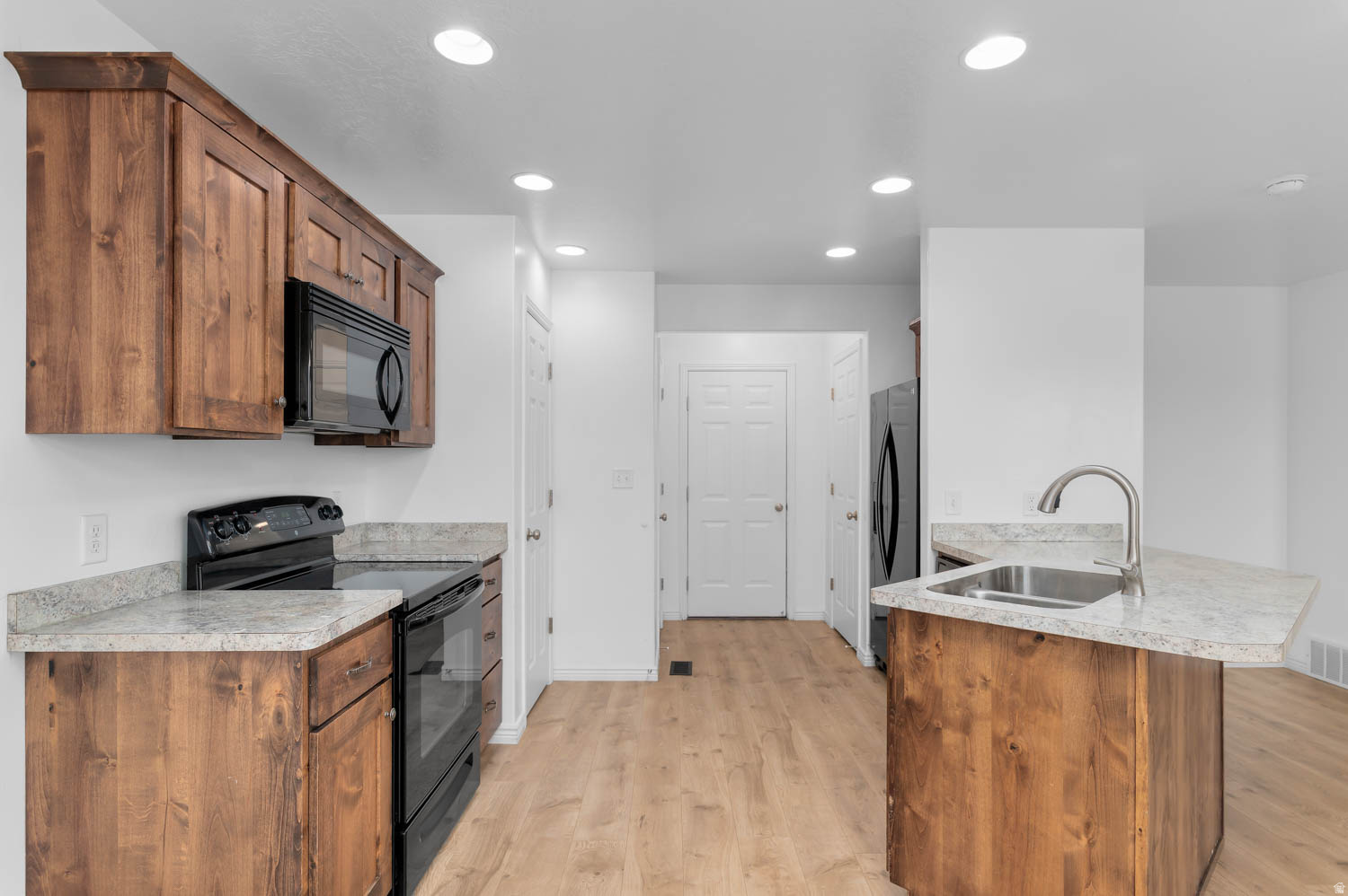 MAPLE MOUNTAIN - Residential Lease