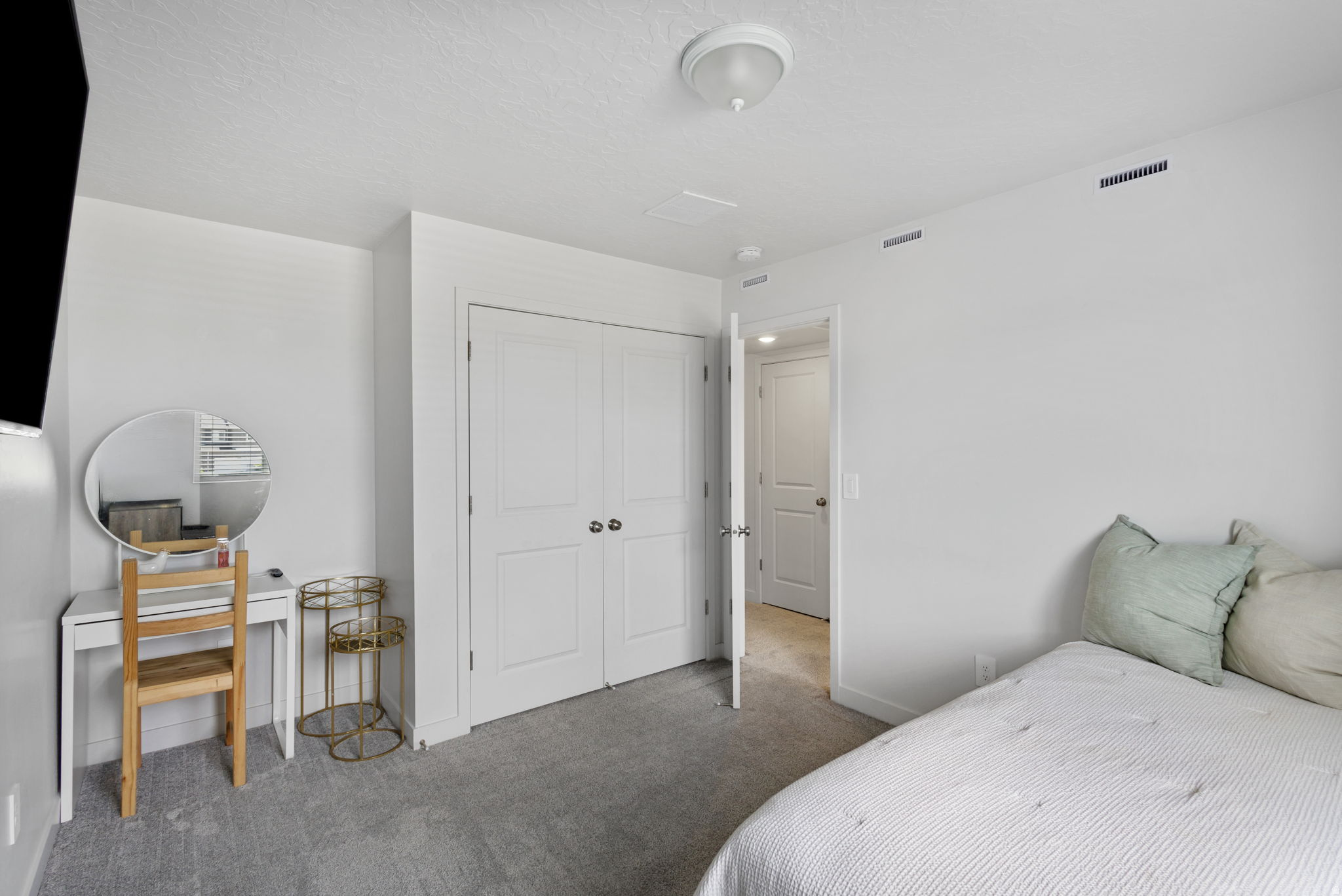 RIDGEVIEW - Residential