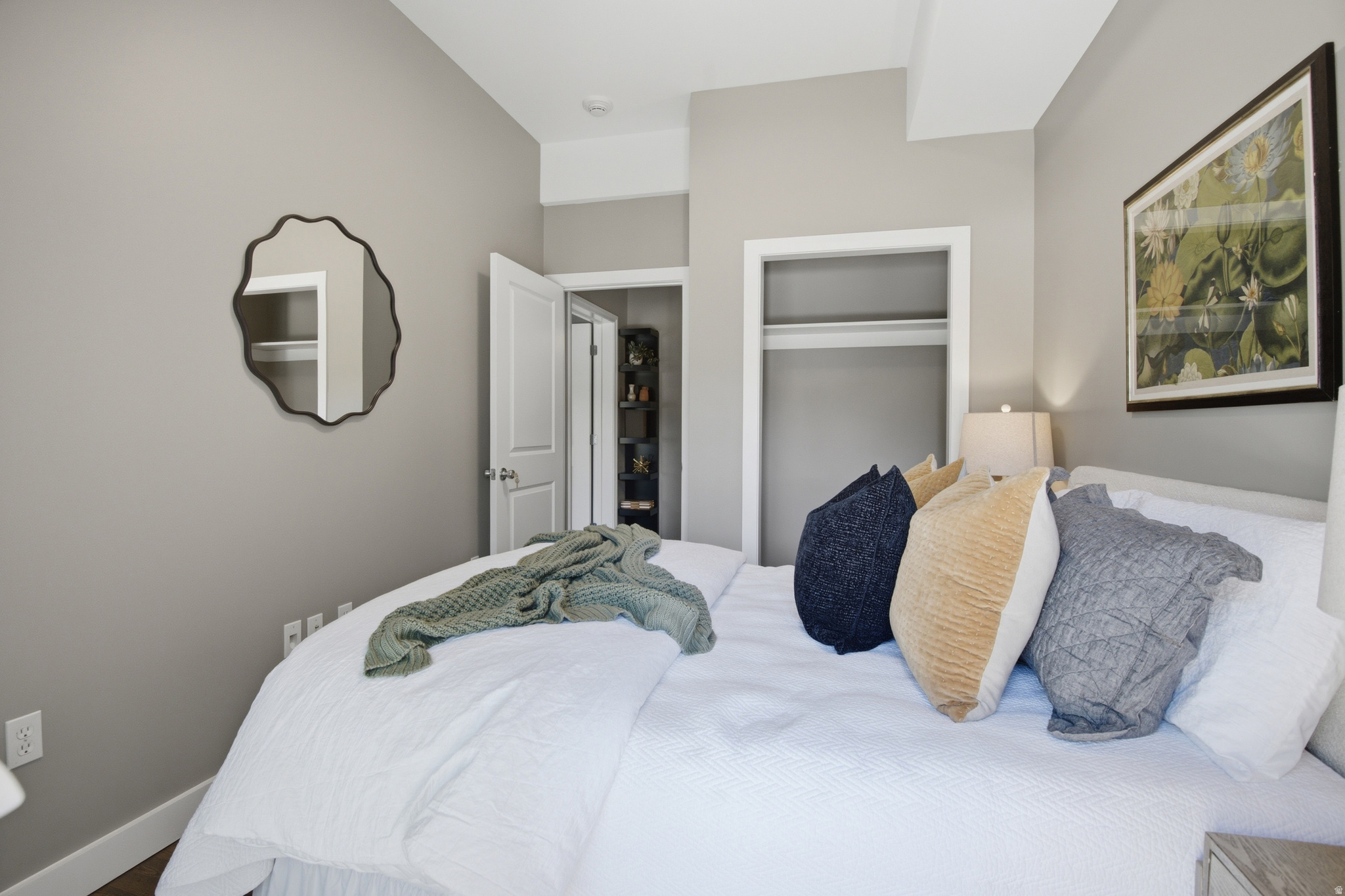 METRO CONDOMINIUMS - Residential