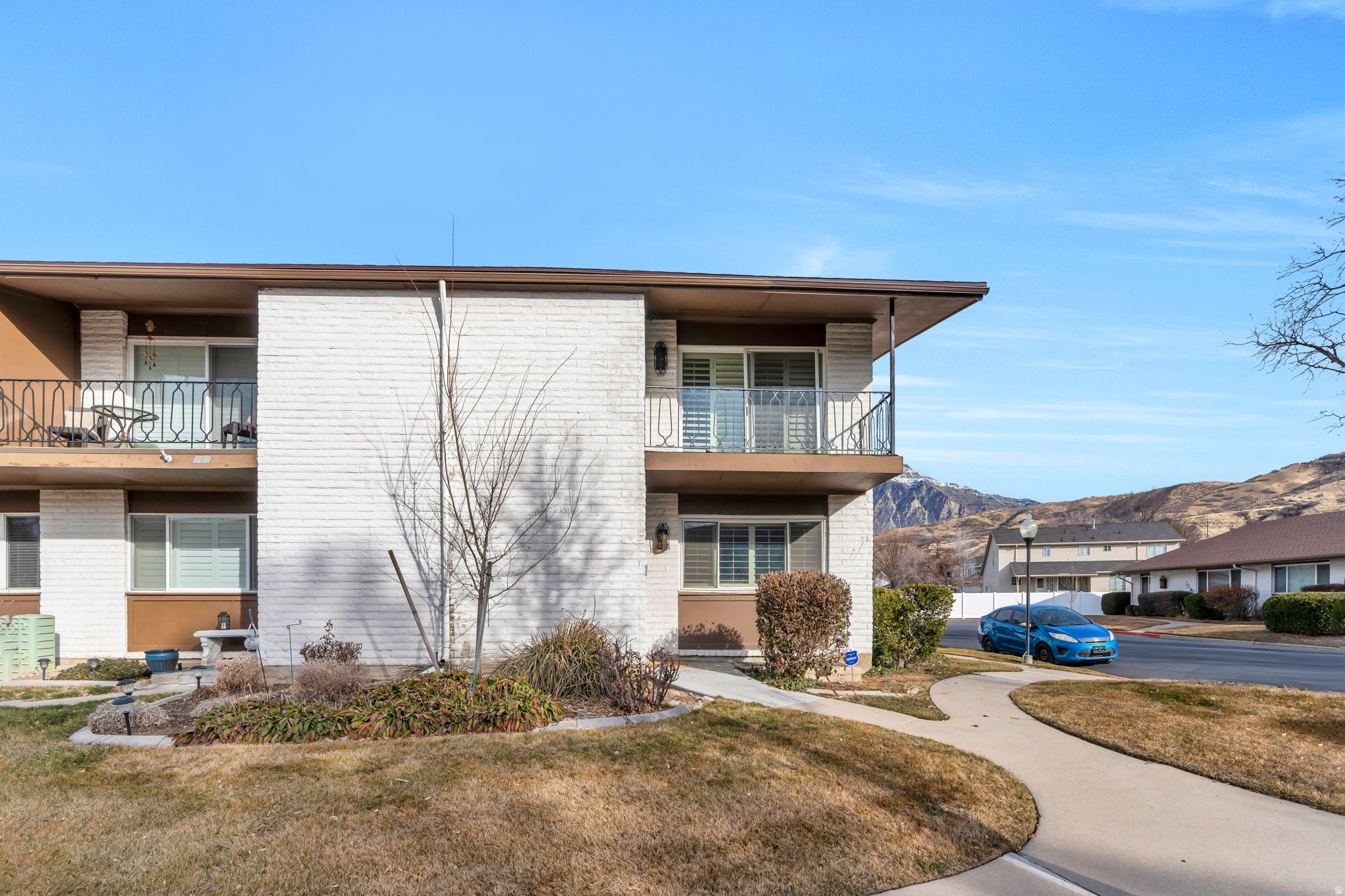 THREE FOUNTAINS - Residential