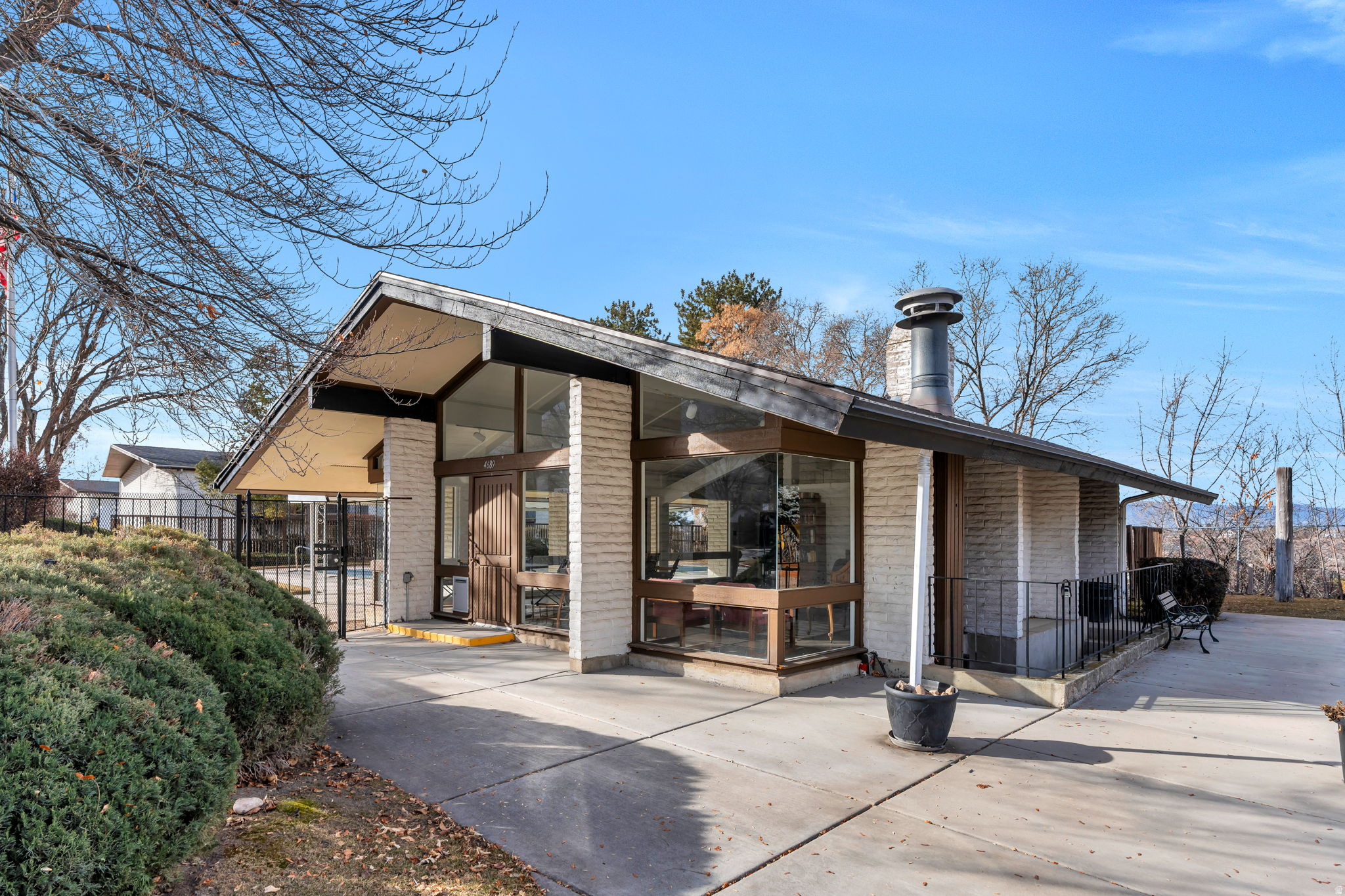 THREE FOUNTAINS - Residential