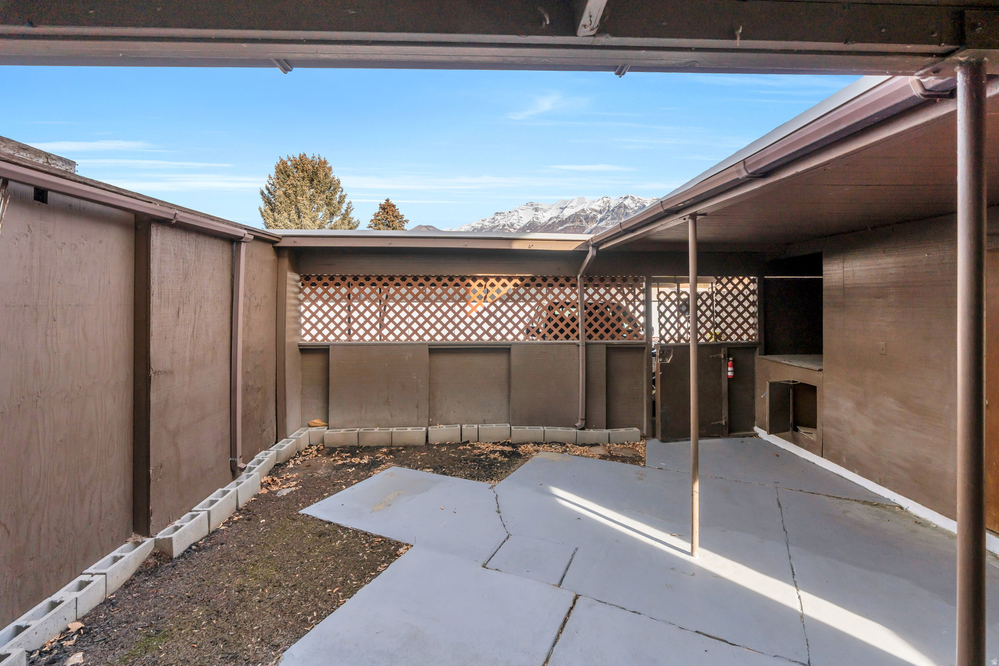 THREE FOUNTAINS - Residential