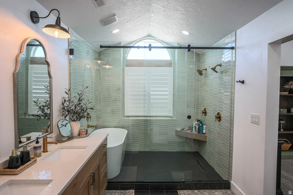BLOOMINGTON HILLS - Residential