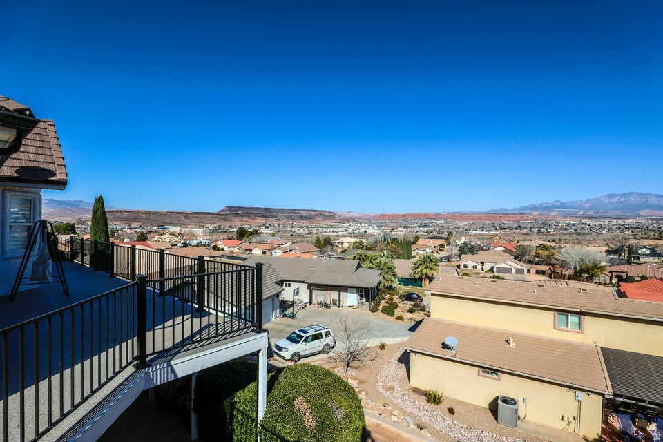 BLOOMINGTON HILLS - Residential