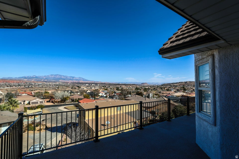BLOOMINGTON HILLS - Residential