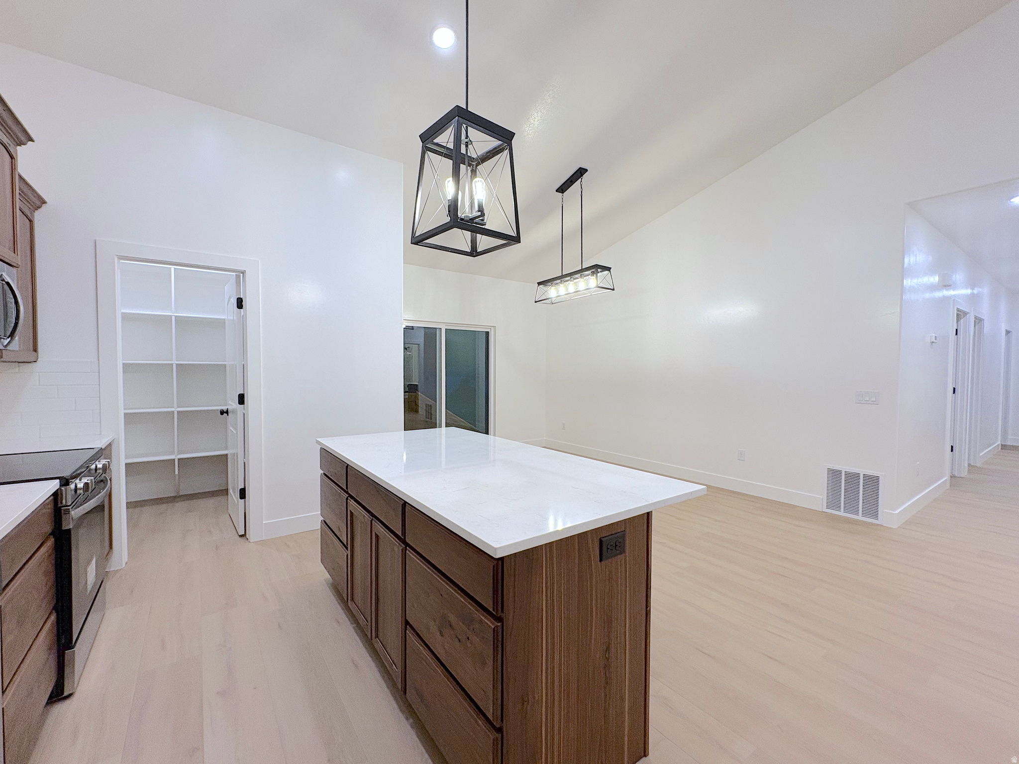 MAYFIELD ESTATES - Residential