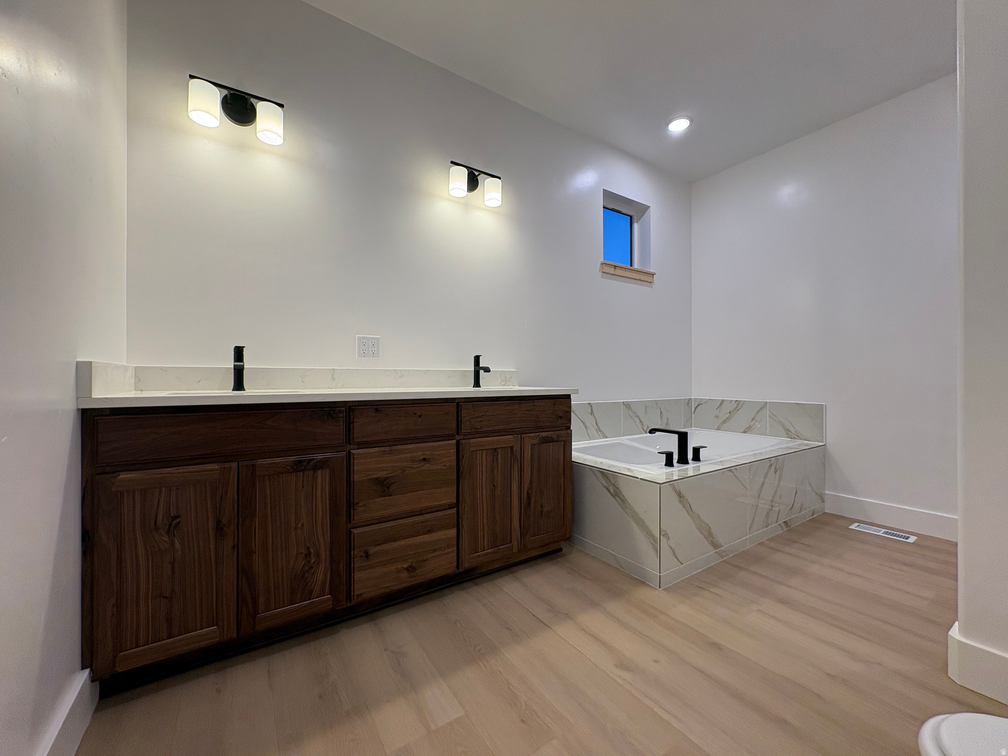 MAYFIELD ESTATES - Residential