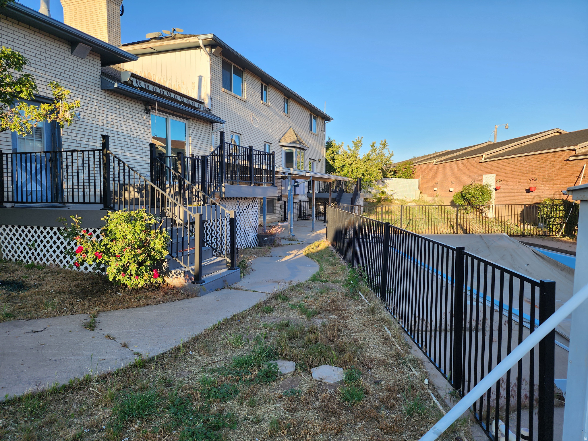 ROSEWOOD - Residential