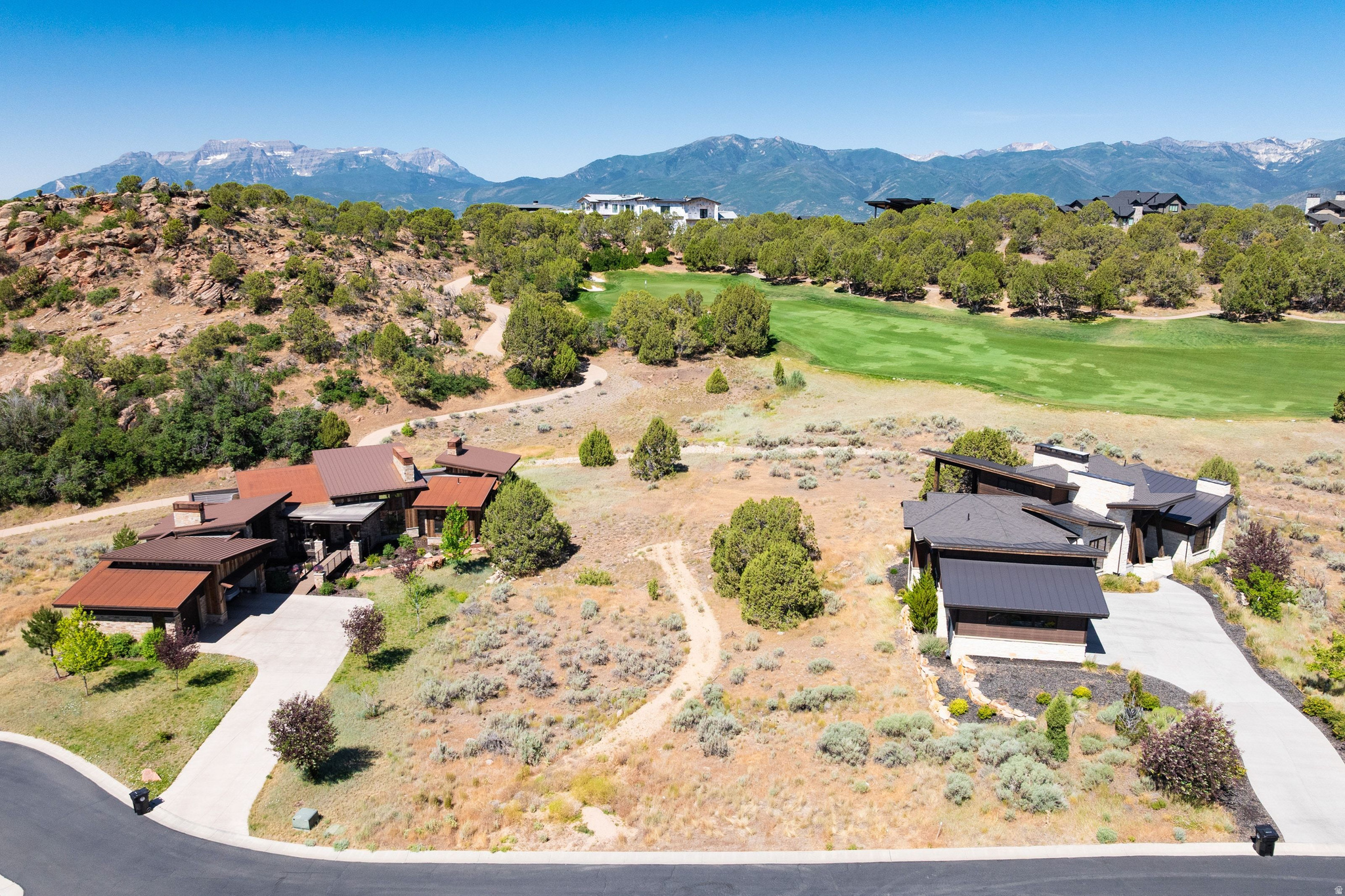 RED LEDGES - Land