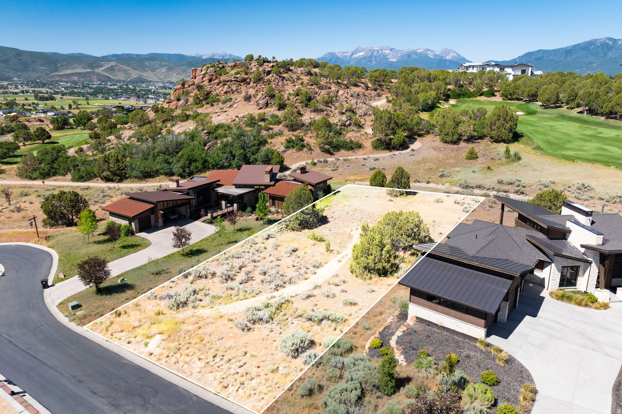 RED LEDGES - Land
