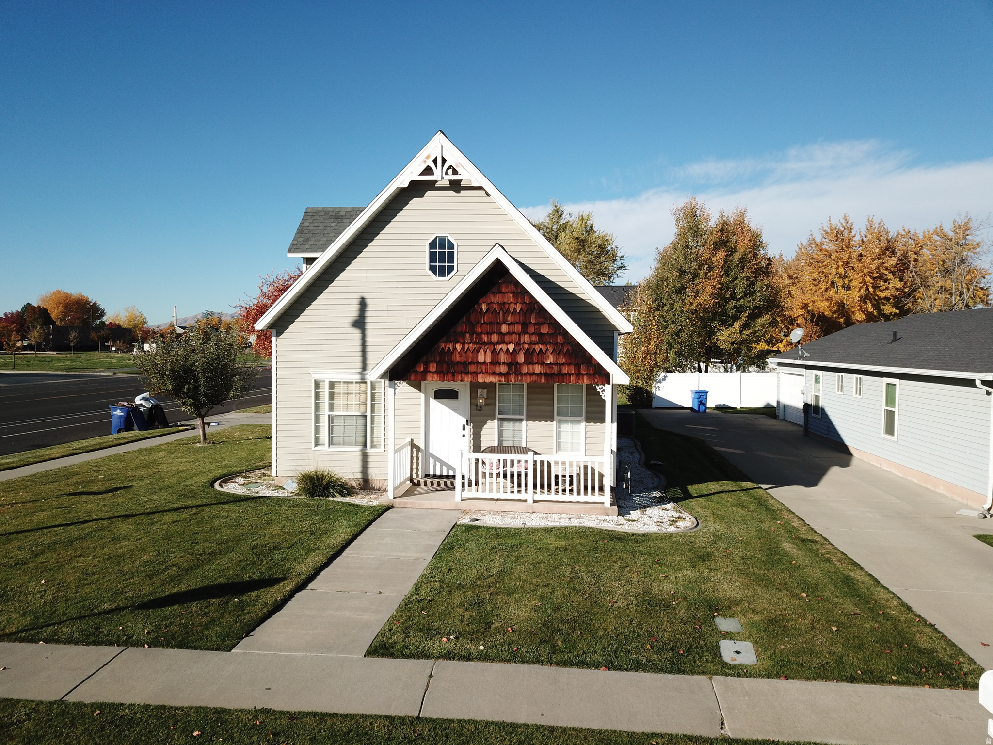 Welcome to a lovingly updated home in the heart of Spanish Fork. Positioned for worry-free ownership, this property has undergone a comprehensive mechanical and aesthetic overhaul between 2020 and 2025. Offering rare community features and immediate access to the Wasatch Front's top recreation, this residence is the definition of move-in ready.   20202025 Mechanical & Appliances:   HVAC System: Replaced in 2020 for peak climate efficiency.  Kitchen Suite (New 2024): Brand-new Refrigerator, Stove, Dishwasher, and Garbage Disposal.  Laundry: Washer & Dryer included (New 2022).  Water Systems (New 2025): Brand-new Water Heater and Water Softener.  Utility: New Garage Door Opener installed in 2025.   Interior Modernization & Design The interior has been refreshed with a bright, contemporary aesthetic designed to maximize natural light:  Flooring: New high-durability flooring throughout.  Kitchen: Freshly painted cupboards for a modern culinary space.  Storage: Custom added shelving for optimized organization.   Rare Property Feature: Private Driveway This home boasts one of the only private driveways in the entire community, offering exclusive parking convenience and additional privacy that is highly sought after but rarely available in this development.   Spanish Fork Community & Lifestyle Data Premier Education: Situated within the Nebo School District, currently ranked as one of the top districts in Utah for both athletics and teacher quality.  Outdoor Recreation: Minutes from Canyon View Park, which features a stocked rainbow trout pond, and the Spanish Fork River Trail-a miles-long paved pathway ideal for biking and jogging.  Commuter Convenience: Strategic "hub" location with rapid access to I-15 and US-89, placing you 15 minutes from Provo and 45 minutes from Salt Lake City.  Local Culture: Home to the famous Fiesta Days celebration and the winter Festival of Lights, ensuring a vibrant community atmosphere year-round.