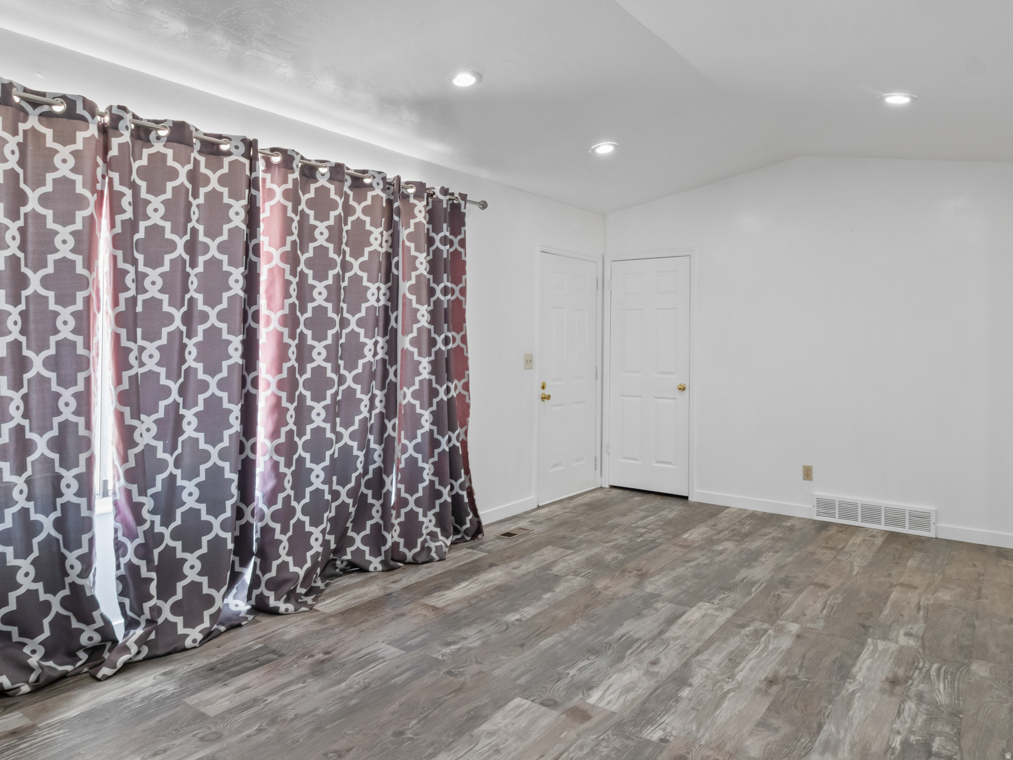 MEADOW PARK - Residential