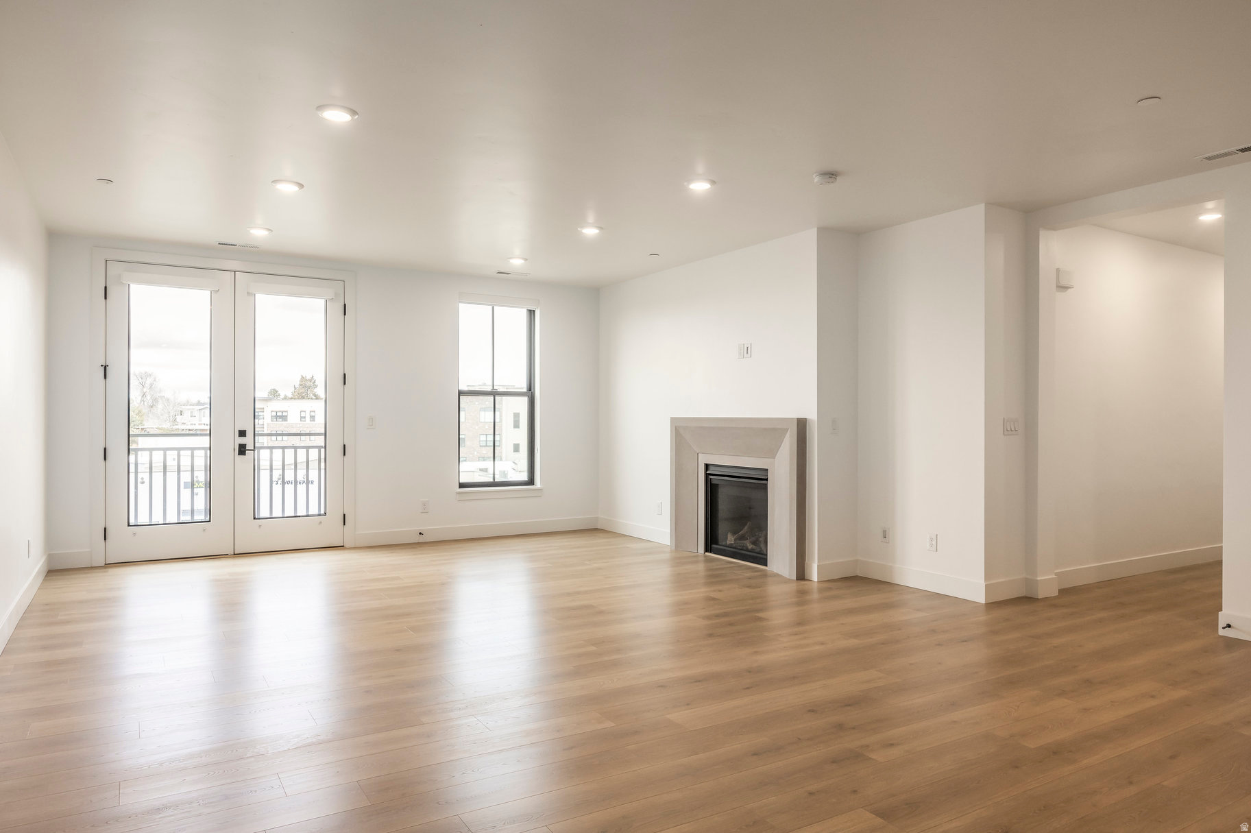 APOLLO SQUARE - Residential