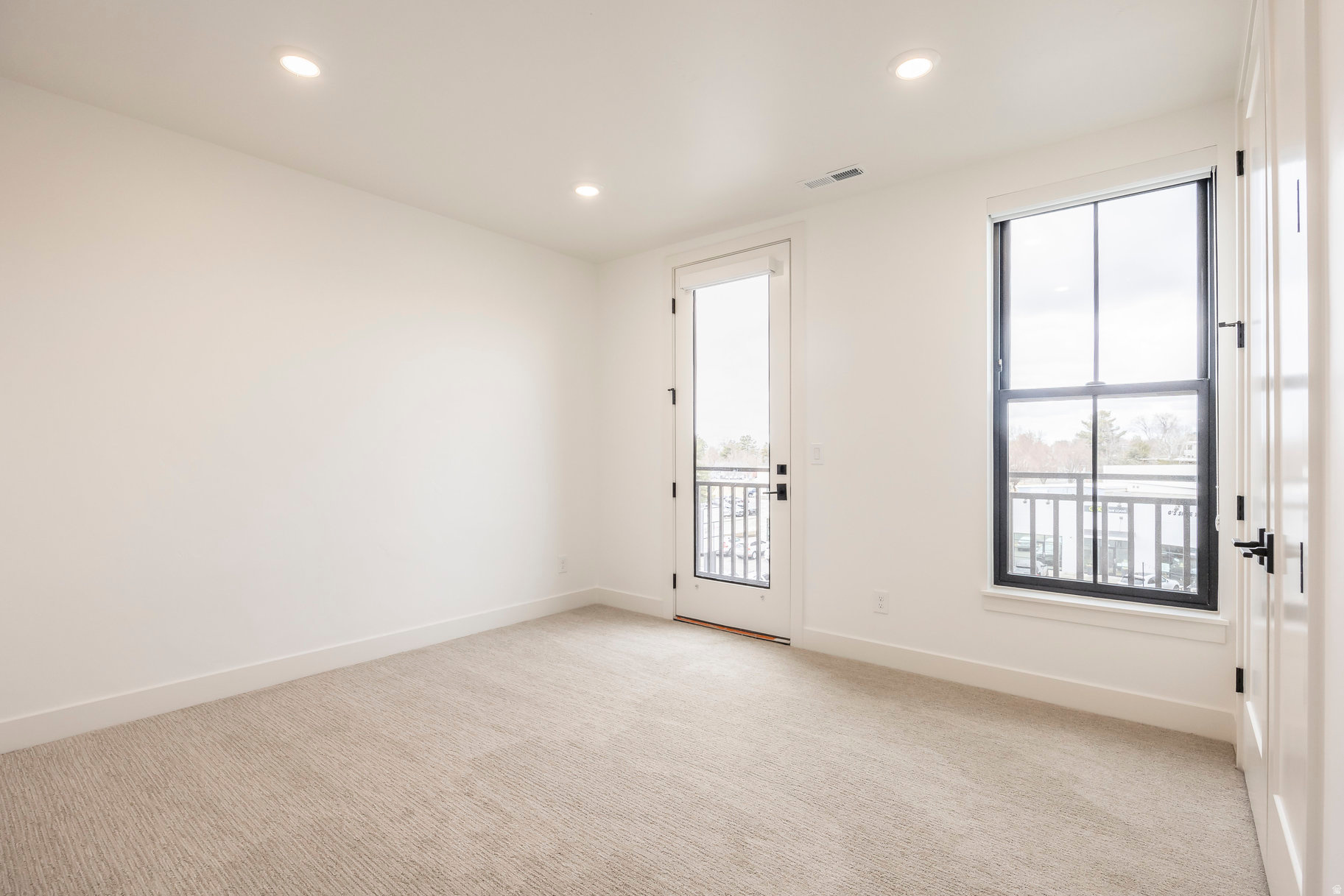 APOLLO SQUARE - Residential