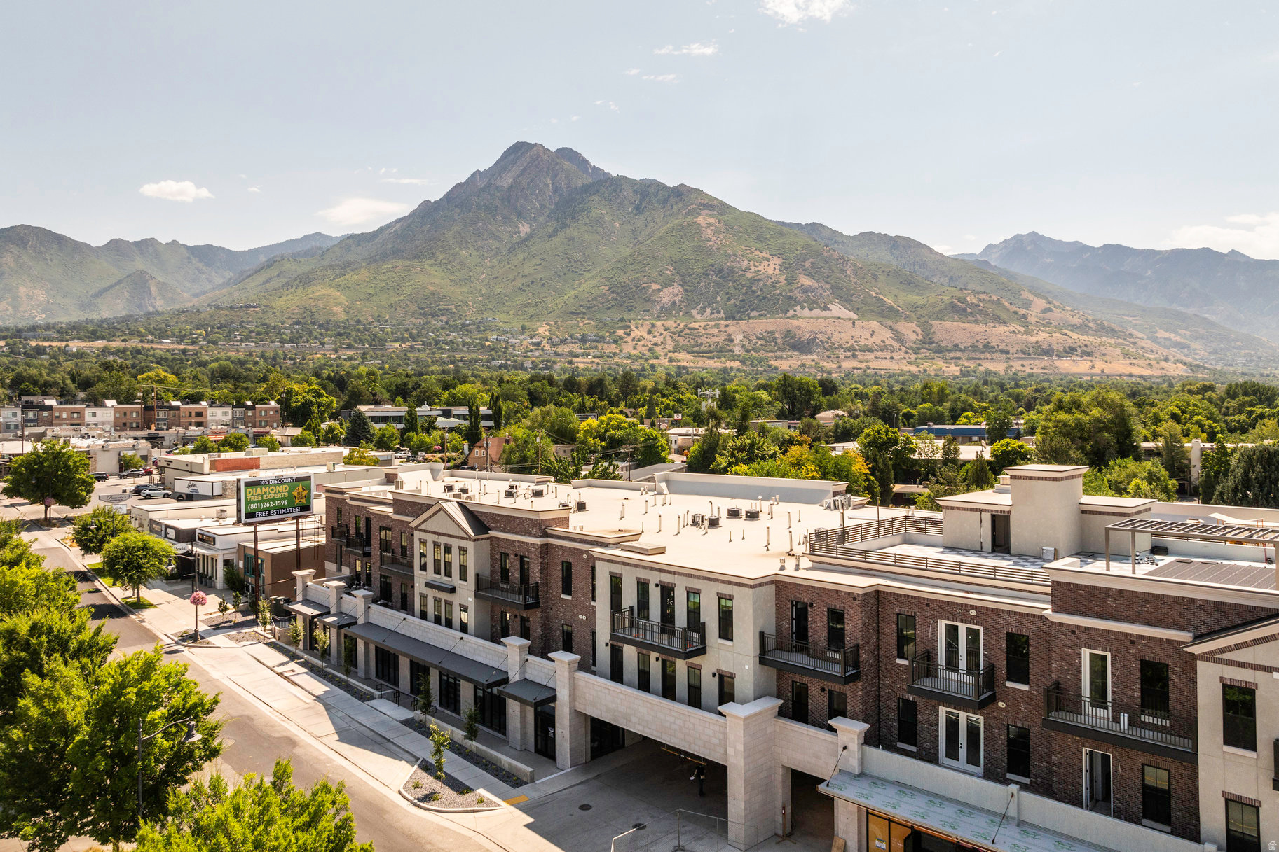 APOLLO SQUARE - Residential