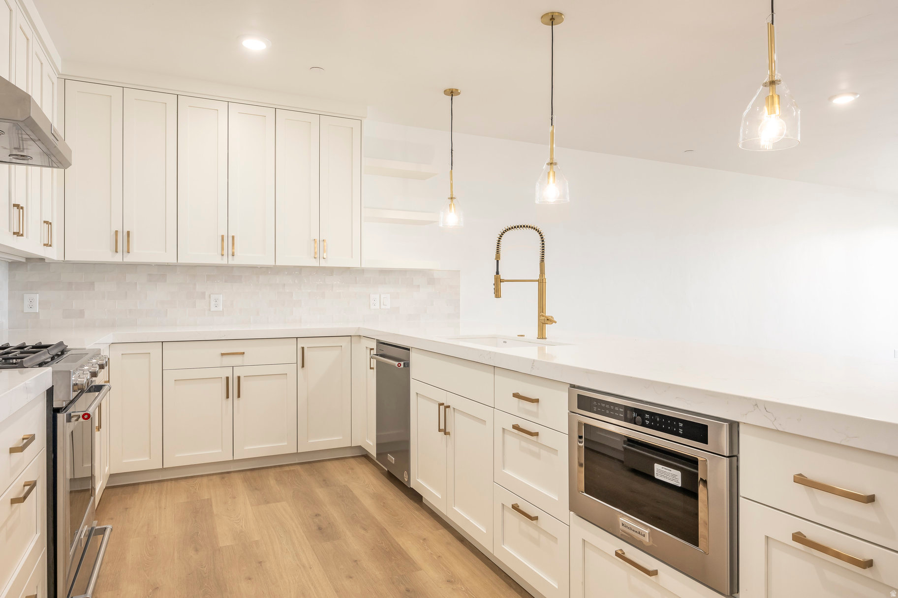 APOLLO SQUARE - Residential