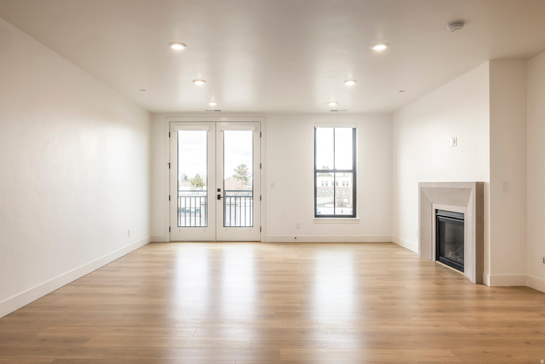 APOLLO SQUARE - Residential
