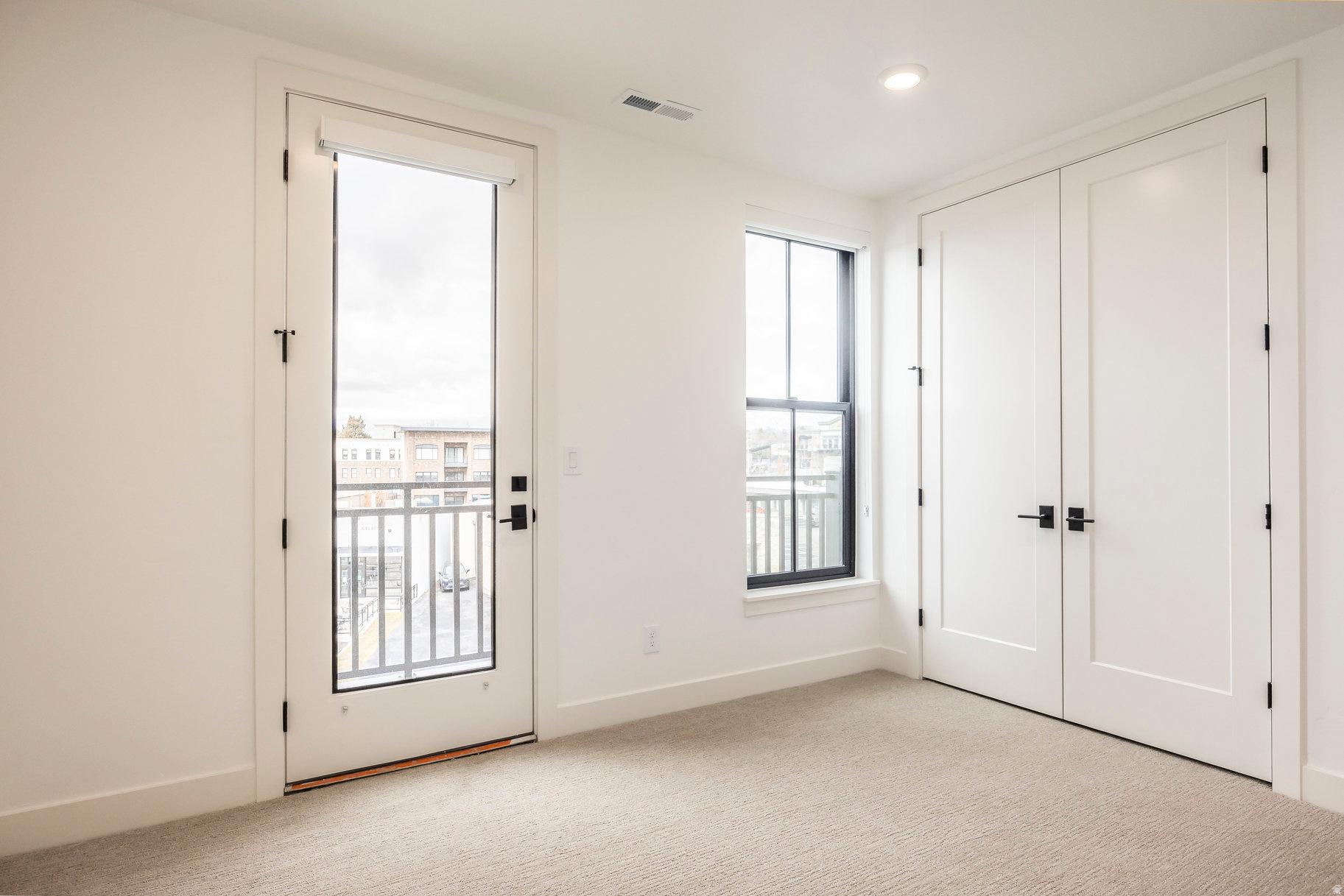 APOLLO SQUARE - Residential