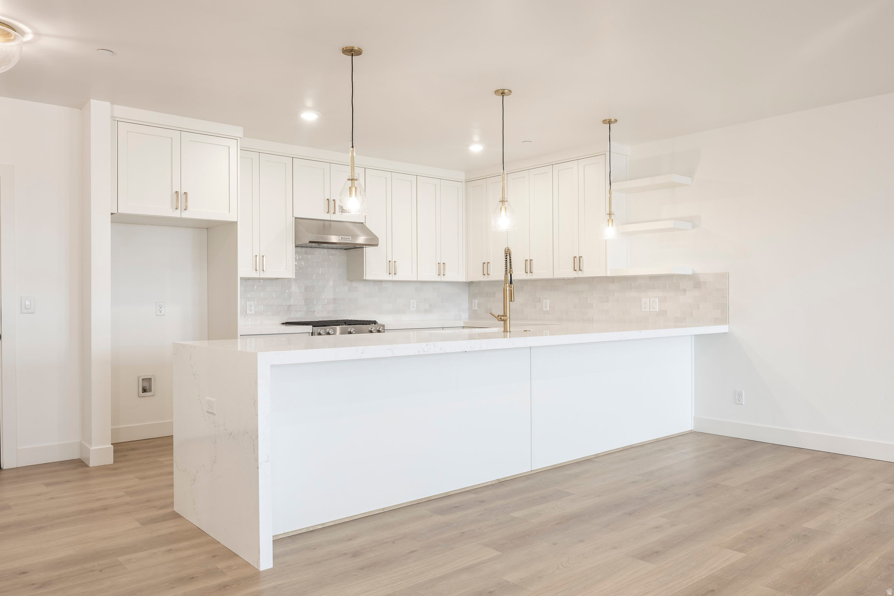 APOLLO SQUARE - Residential
