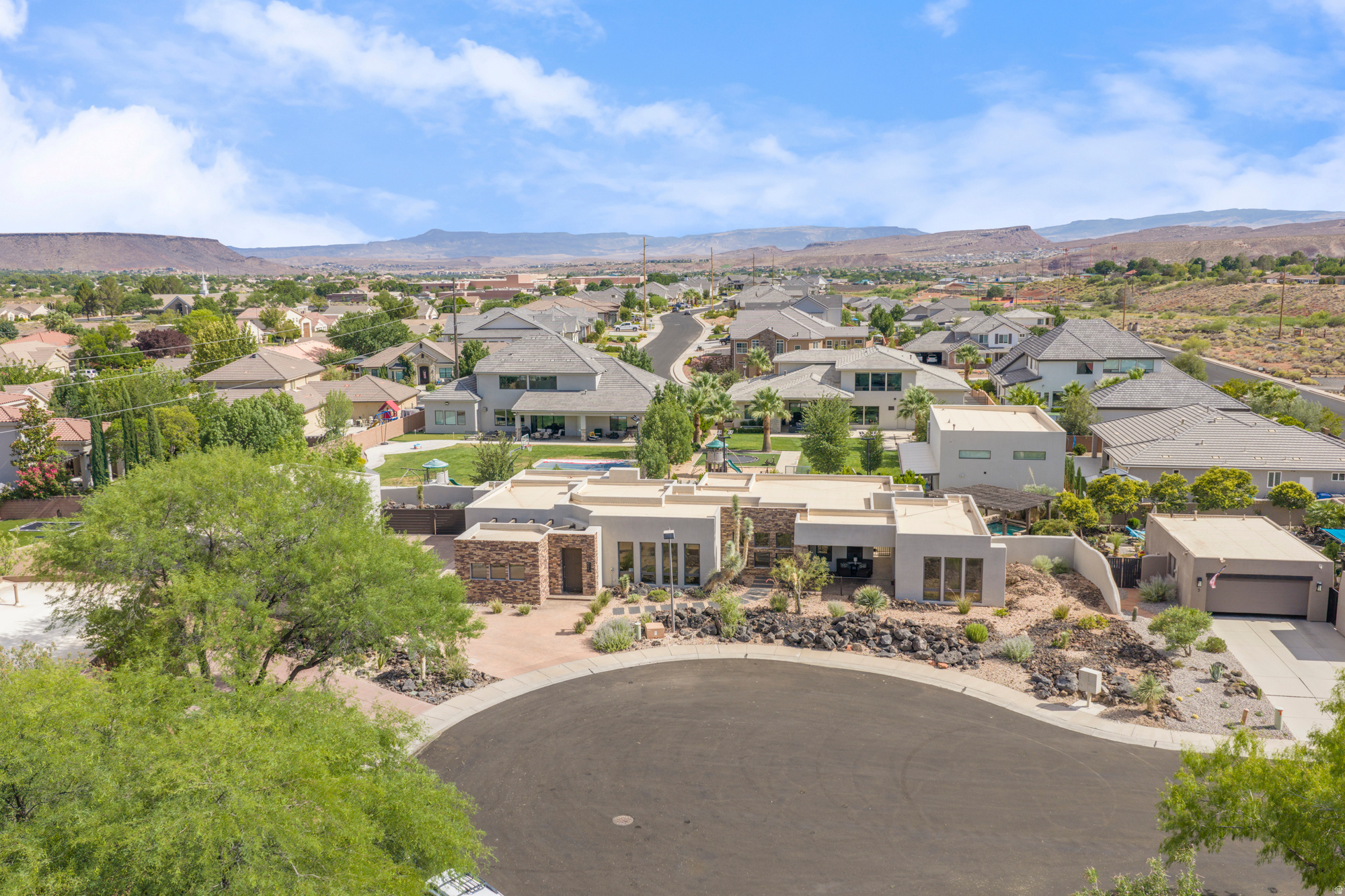 ENTRADA LAVA COVE - Residential