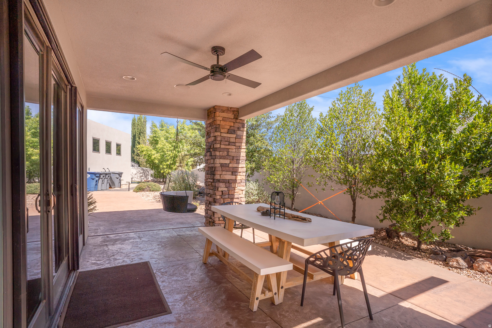 ENTRADA LAVA COVE - Residential
