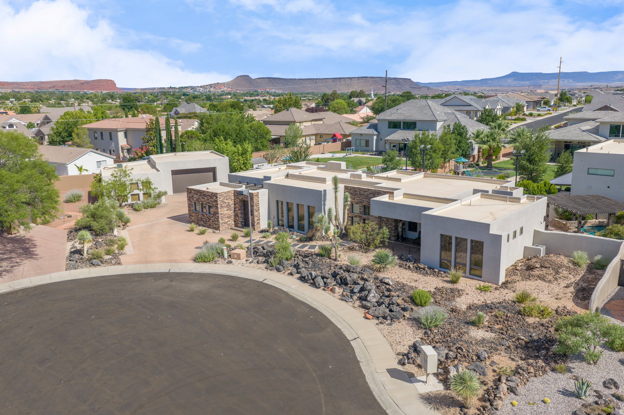 ENTRADA LAVA COVE - Residential