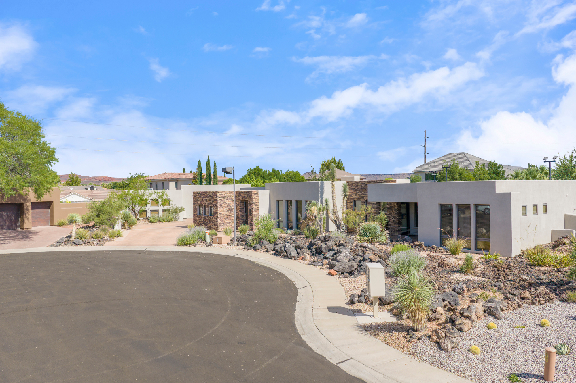 ENTRADA LAVA COVE - Residential