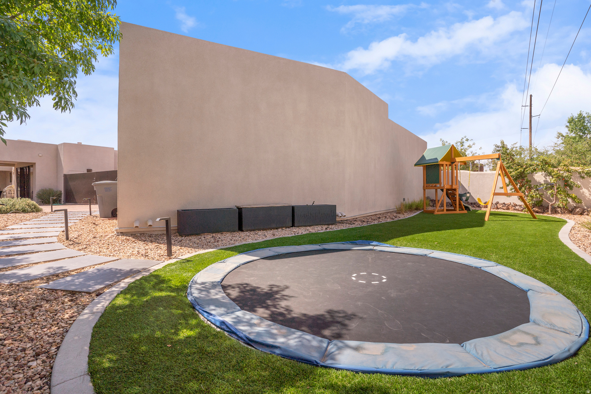ENTRADA LAVA COVE - Residential