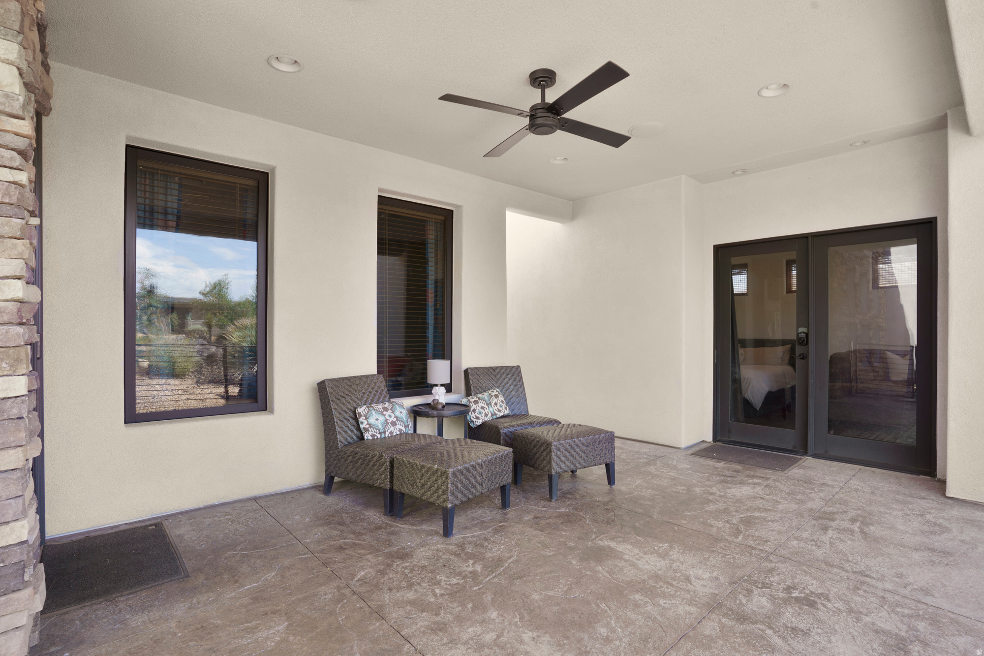 ENTRADA LAVA COVE - Residential