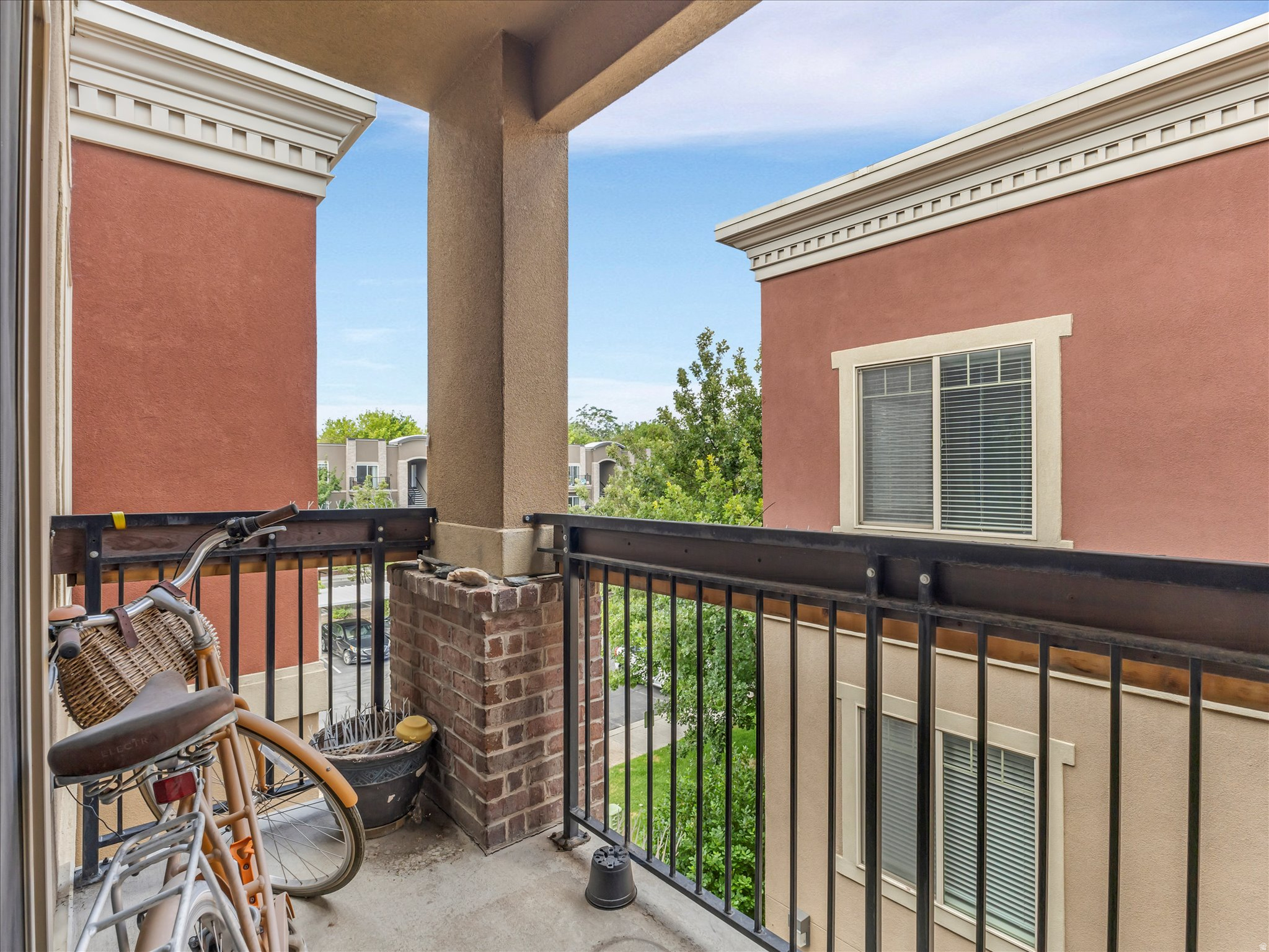BELMONT DOWNTOWN CONDOMINIUMS - Residential