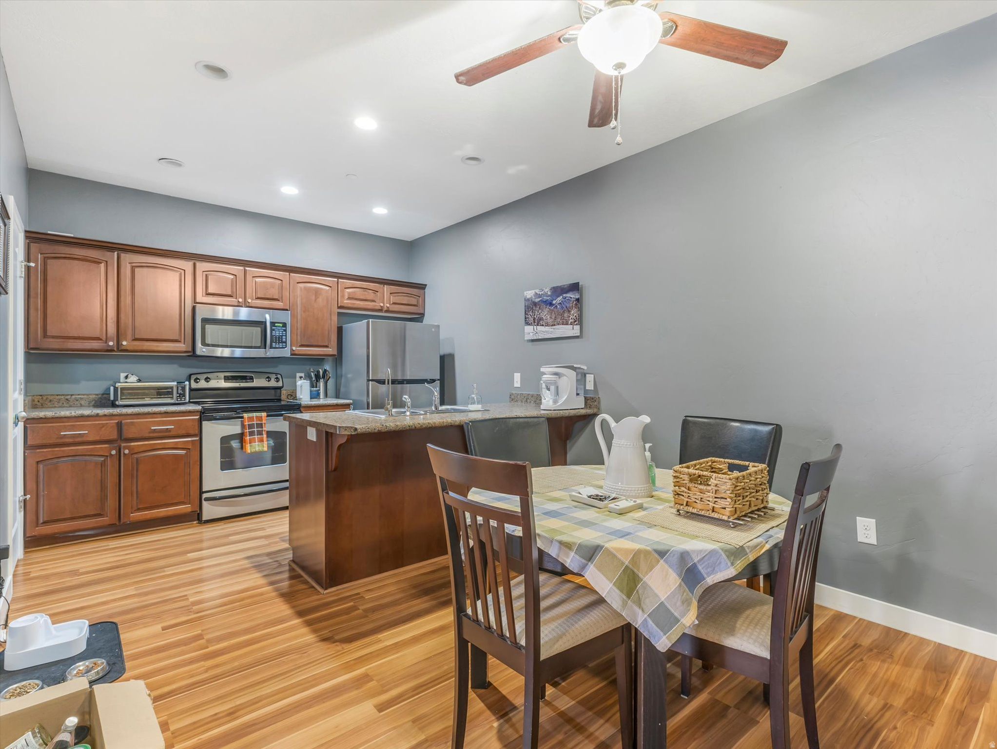 BELMONT DOWNTOWN CONDOMINIUMS - Residential